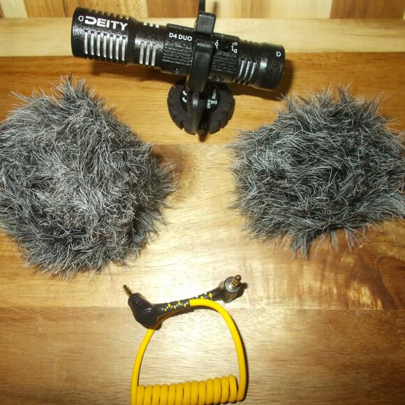 Deity Microphones V-Mic D4 DUO Dual Cardioid Camera Microphone Mono/Stereo - Picture 1 of 7